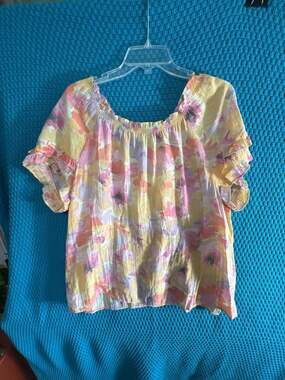 Jac & Rachel Women's Watercolor Floral Print Tie Back Flutter Sleeve Top